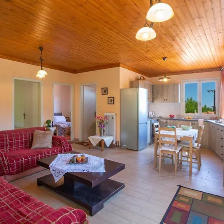 Konstantino's House Holiday home